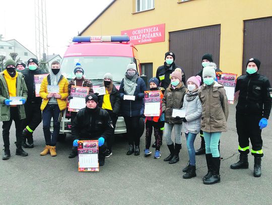 Gmina Zalesie: Strażacy edukowali i rozdawali kalendarze