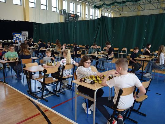 Gminne zmagania szachowe w Rogoźnicy [GALERIA ZDJĘĆ]
