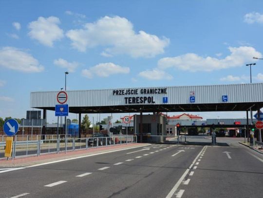 Terespol: Na moście granicznym zmienił rosyjskie tablice na ukraińskie