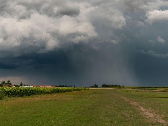Gwałtowne burze nadchodzą nad region. Może spaść do 40 mm deszczu