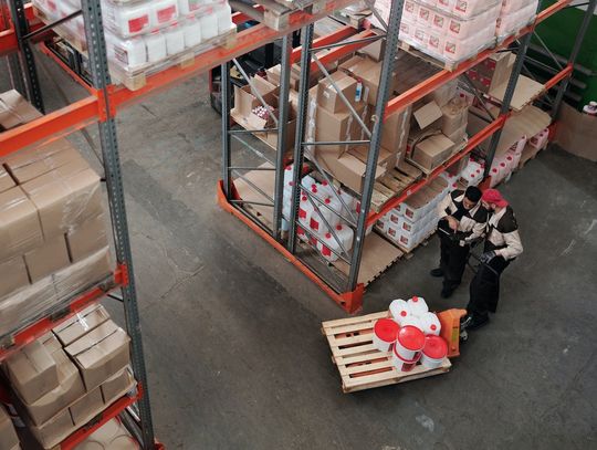 Hala magazynowa – miejsce podwyższonego ryzyka wypadku?