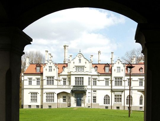 Historia: Pałac w Jabłoniu - dom Zamoyskich przez przeszło sześćdziesiąt lat