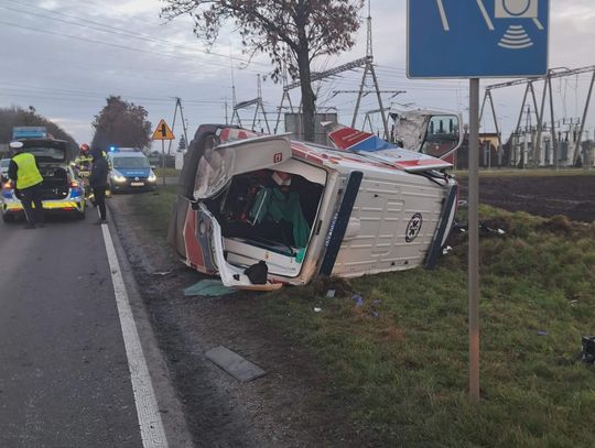 Lubelskie. Hrubieszów: Bmw zajechało drogę karetce na sygnale. Ranny został pacjent i ratownik [ZDJĘCIA]