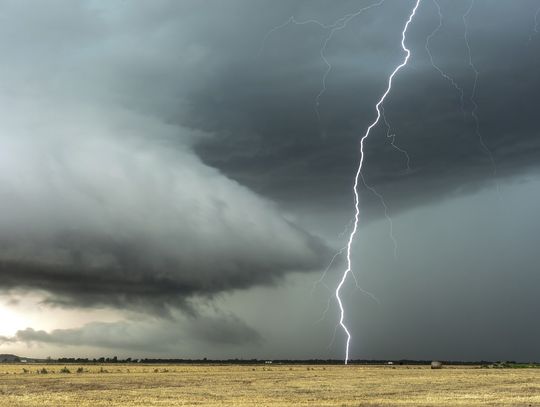 IMGW ostrzega przed burzami [MAPA]