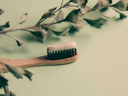 Jak prawidłowo dbać o szczoteczkę soniczną?