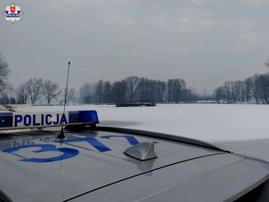 Jak się zachować, kiedy pod tobą pęknie lód?