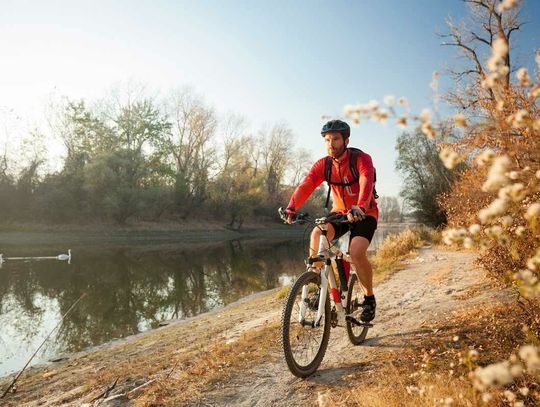 Jak ubrać się na rower jesienią?