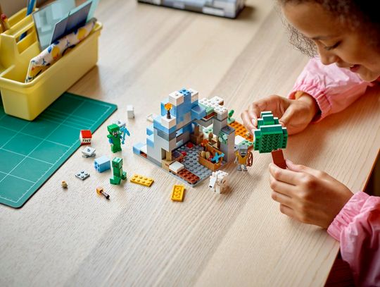 Jakie zabawki i upominki ze świata Minecraft® mogą spodobać się jego fanom?