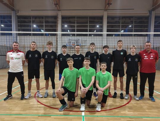Jedenastu siatkarzy Serbinowa w kadrze