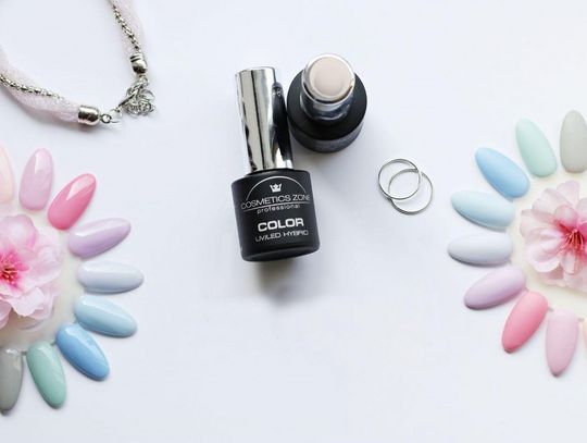 Jesień to dobry czas na naukę manicure hybrydowego - co to są lakiery hybrydowe, ile kosztują i jak wykonać taki manicure?