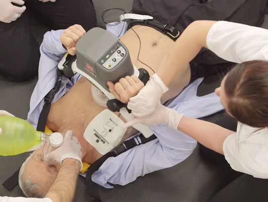 Karetka to mobilny szpital [VIDEO]