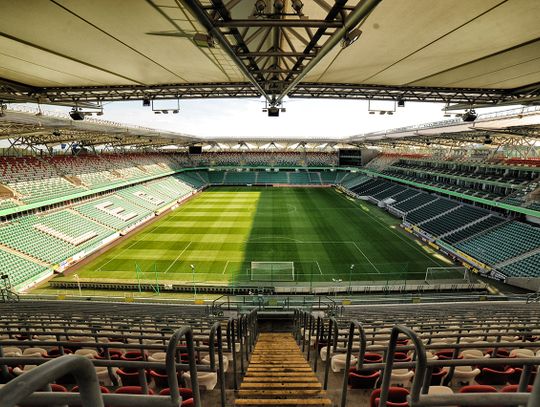 Kibice wracają na stadiony. A kiedy do hal sportowych?