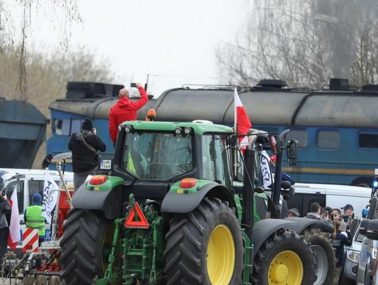 Protest rolników w Hrubieszowie: "Komisja śledcza musi wyjaśnić sprawę zboża z Ukrainy" [ZDJĘCIA]