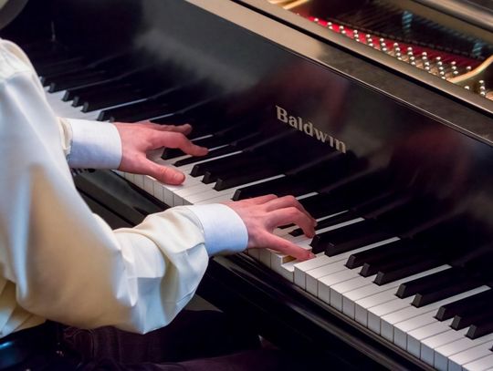 Koncert muzyki fortepianowej i wokalnej w Wilczynie