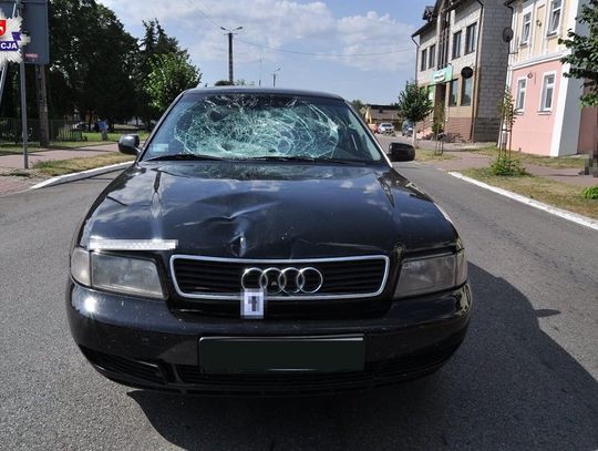 Konstantynów: Audi potrąciło pieszego