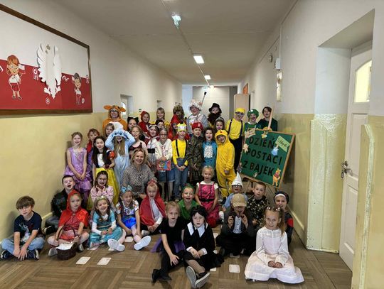 Kopciuszek i Czerwony Kapturek w murach szkoły