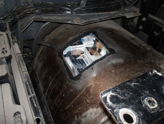 Koroszczyn. Przewozili papierosy przerobionymi TIR-ami