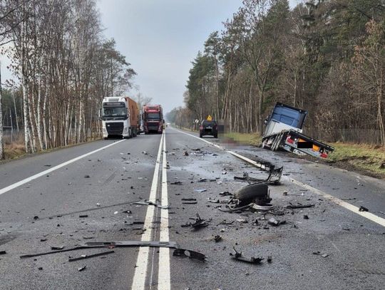 Krajowa dwójka. Droga zablokowana w obu kierunkach Krajowa dwójka. Droga zablokowana w obu kierunkach