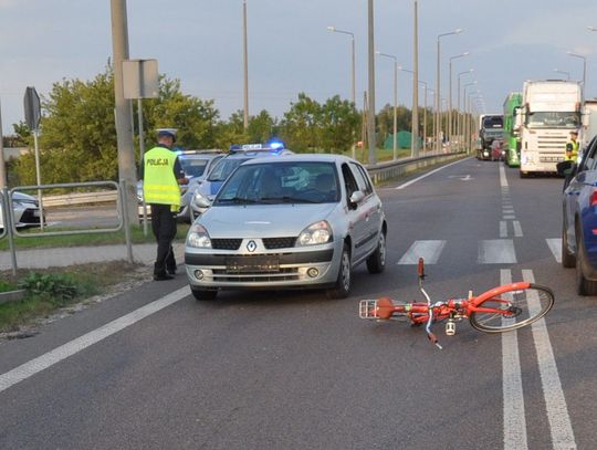 Krajowa dwójka. Osobówka potrąciła pieszą. Dwie osoby trafiły do szpitala