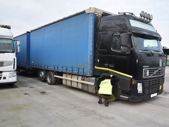 Kukuryki: Funkcjonariusze odzyskali poszukiwaną ciężarówkę wartą 100 tys. zł