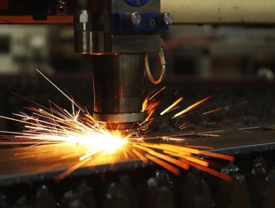 Laserowe cięcie blach: czy sprawdza się w budownictwie?