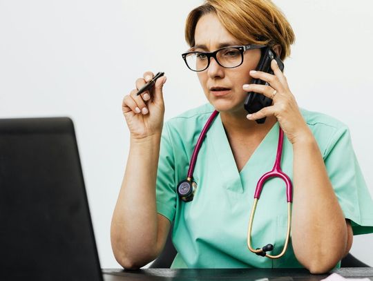 Lekarze na celowniku oszustów