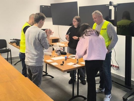 Licealiści na bialskiej komendzie