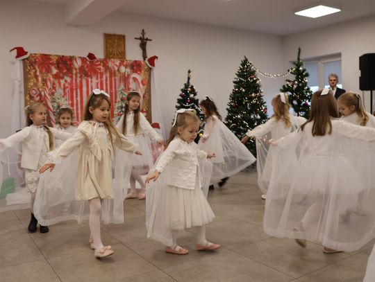 Łomazy. Podzielili się opłatkiem, zaśpiewali kolędy [ZDJĘCIA]