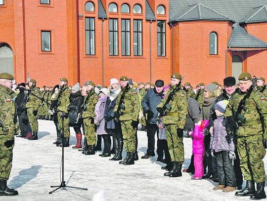 Łosice: Terytorialsi złożyli przysięgę na sztandar