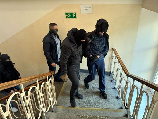 atak na biuro PO łosice krzysztof b rzucił butelką niepoczytalny zatrzymany aresztowany