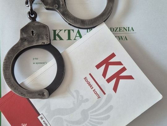 Łuków. Znieważyli ratowników medycznych