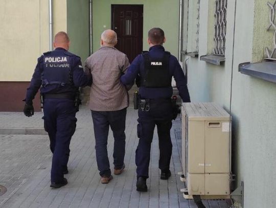 Machał sierpem w pośredniaku. Właśnie usłyszał zarzuty