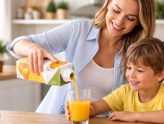 kobieta, dziecko, sok