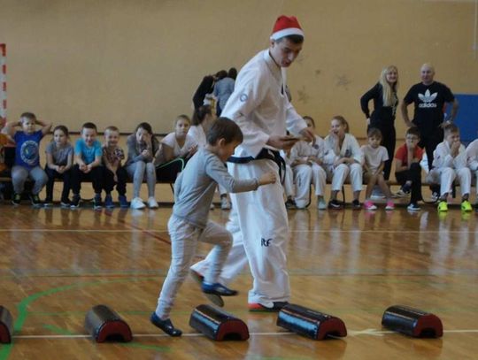 Medal dla każdego w mikołajkowym turnieju