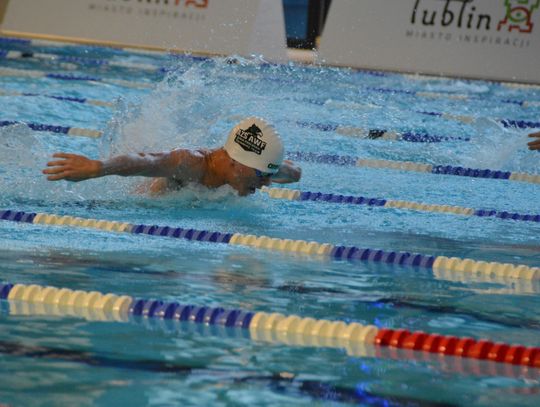 Medale i rekordy na basenie