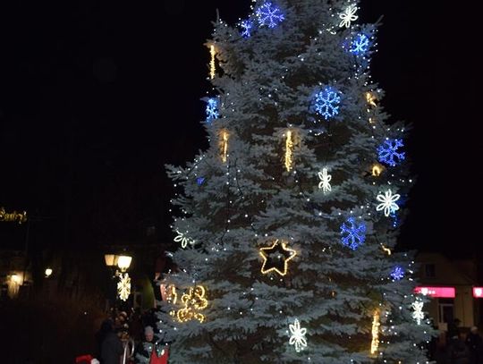 Międzyrzec Podlaski. Rozświetlili choinkę choinka święta rozświetlenie międzyrzec podlaski