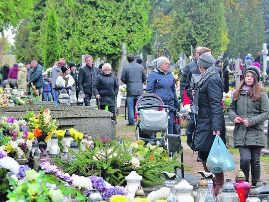 Msze św. na bialskich cmentarzach. Sprawdziliśmy, o której godzinie