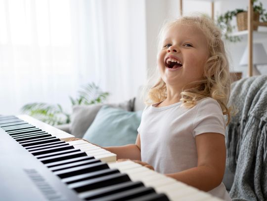 Muzyczny gest wsparcia – uczniowie zagrają dla „Wspólnego Świata”