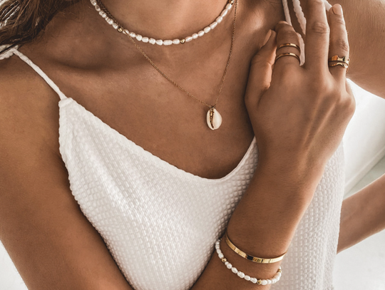 Naszyjniki z perłami, które warto mieć