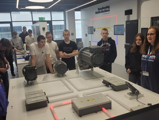 Nauka, technologia i inspiracja – uczniowie z Chełma poznają przemysł przyszłości