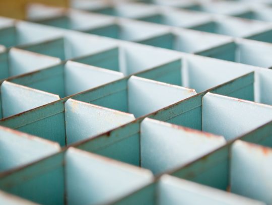 Niezbędne wyposażenie warsztatu - pojemniki oraz kuwety