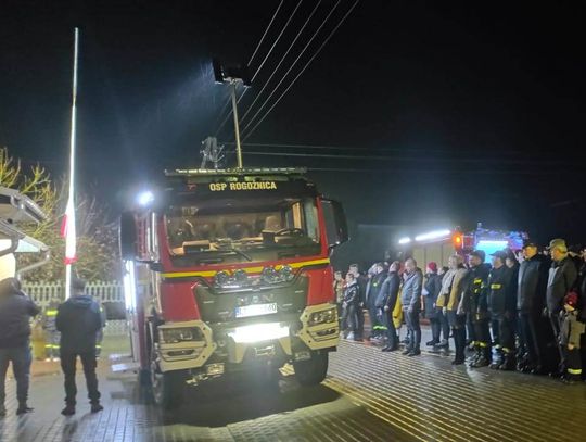 Nowy samochód ratowniczy dla Ochotniczej Straży Pożarnej w Rogoźnicy