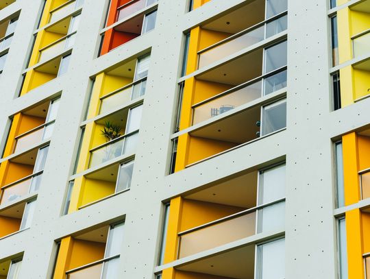 Odkrywamy tajniki doskonałej osłony na balkon