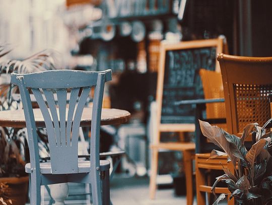 Odśwież wnętrze restauracji i przyciągnij gości