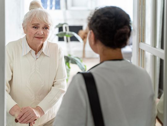 Okradła seniorkę pod pretekstem zakupu antyku