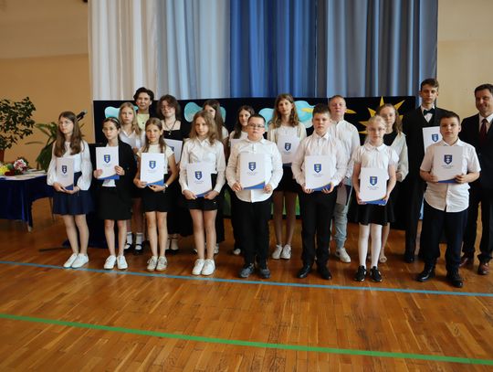 Oto stypendyści z gminy Łomazy [LISTA]