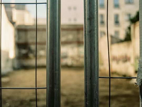 Panelowe ogrodzenia budowlane – jaki rodzaj wybrać?