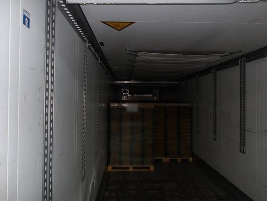 Papierosy ukryte w chłodni wykryli celnicy z Koroszczyna