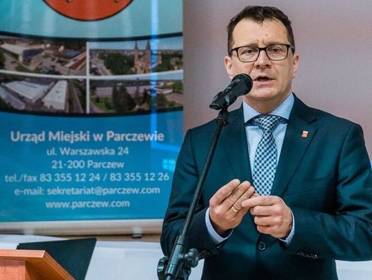 Parczew: Burza o szczepionkę dla burmistrza