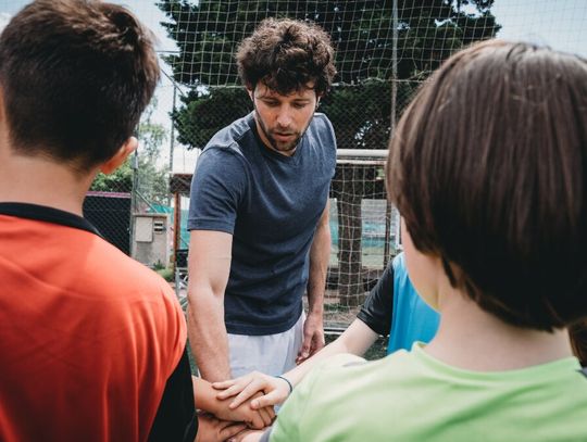 Pieniądze na wakacje. Młodzi ludzie nie muszą zostawać w domach